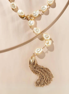 JOHN WIND | Baroque Pearl Lariat Necklace