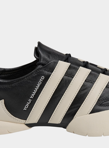 Y-3 | Regu 2002 Sneaker – Joan Shepp