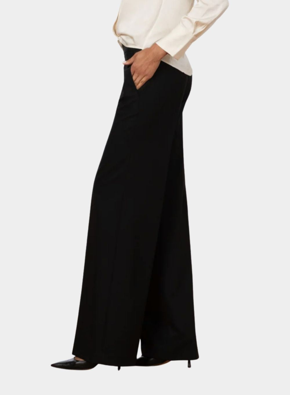 AVENUE MONTAIGNE | Black Carla Wide Leg Pocket Pant